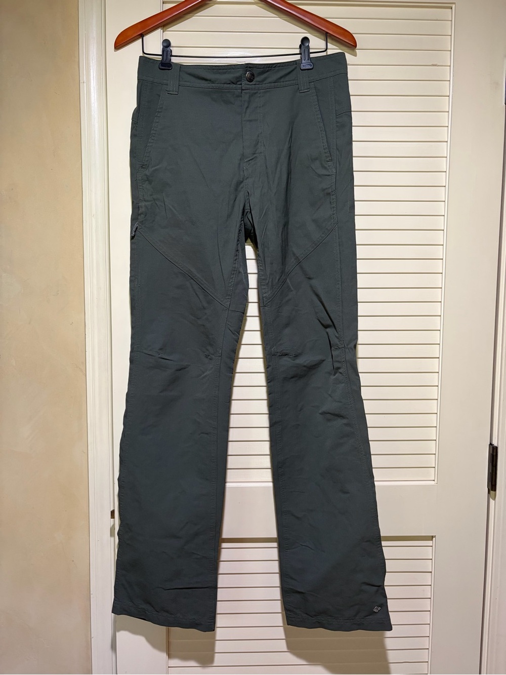 Columbia Omni Shield Gray Hiking Pants. Men’s size 30W34L.